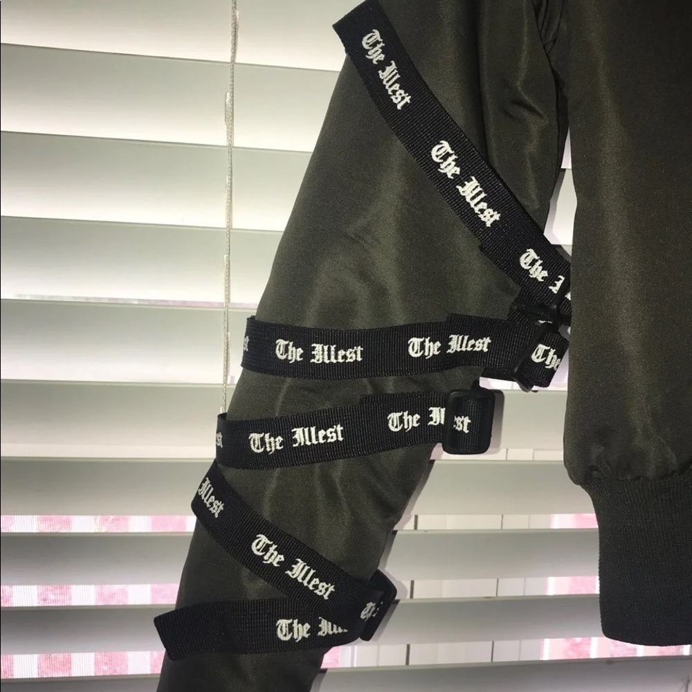 SOLD, Bomber jacket - Picture 2 of 5